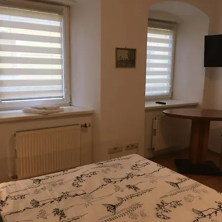 Haus Kirchenplatz Homestay *